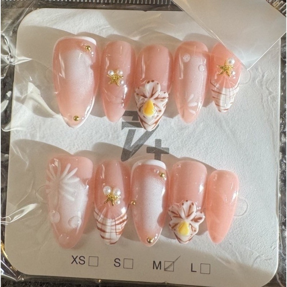 Pink Press On Nails With White‎ Accent For A Beach Vibe